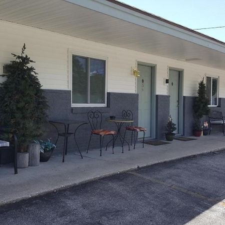 Bear Cove Inn Saint Ignace Ngoại thất bức ảnh