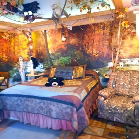 Bear Cove Inn Saint Ignace Ngoại thất bức ảnh