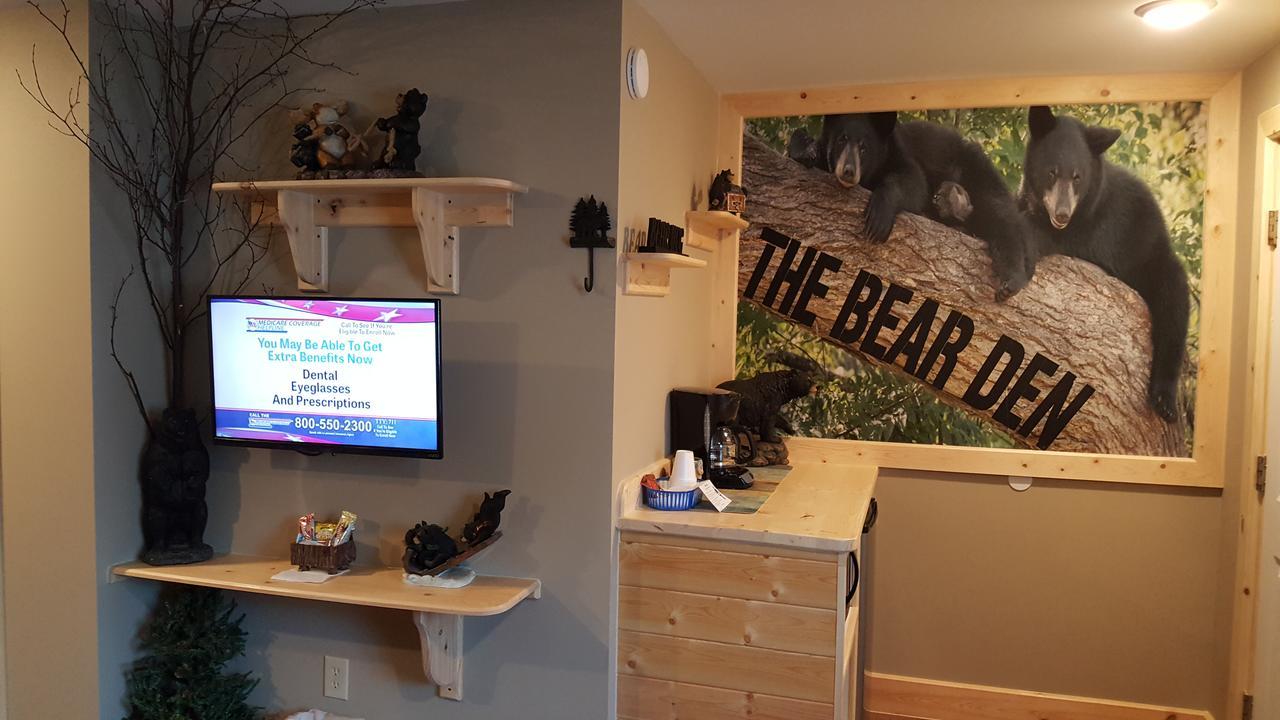 Bear Cove Inn Saint Ignace Ngoại thất bức ảnh