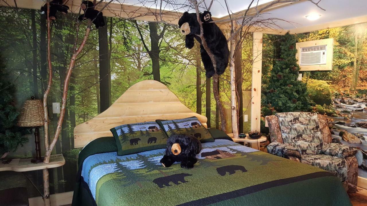 Bear Cove Inn Saint Ignace Ngoại thất bức ảnh