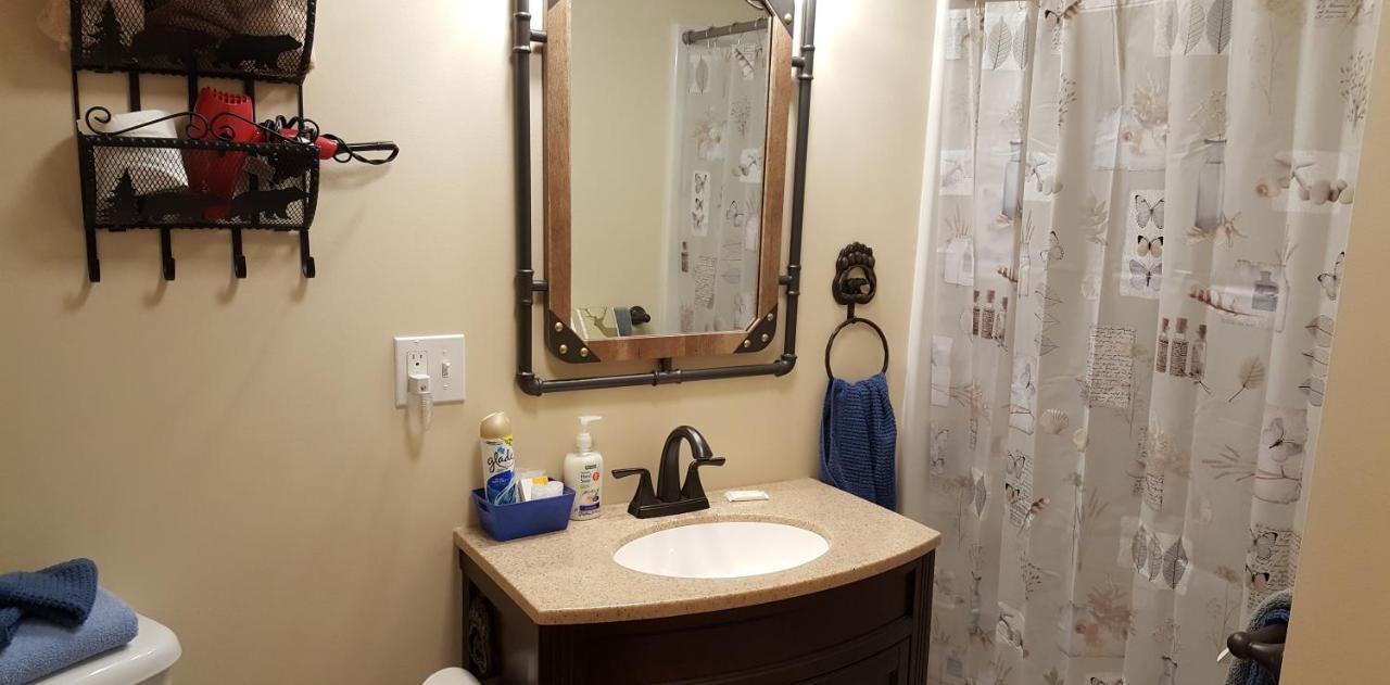 Bear Cove Inn Saint Ignace Ngoại thất bức ảnh