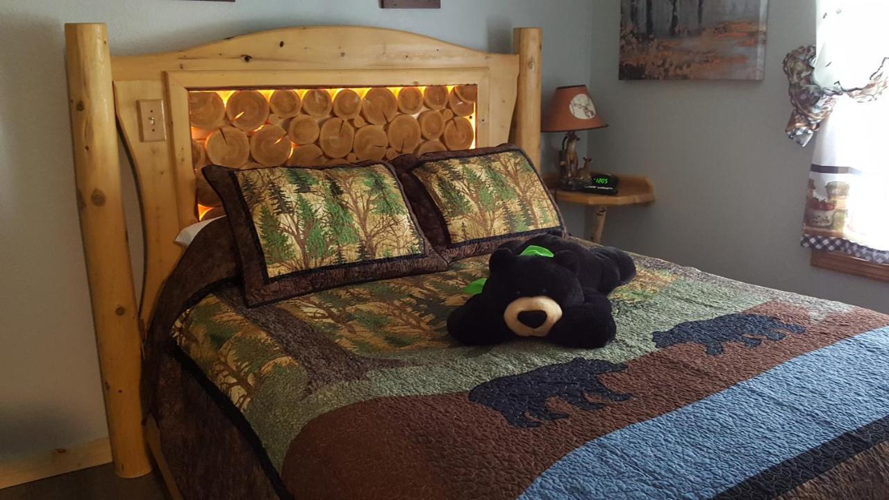 Bear Cove Inn Saint Ignace Ngoại thất bức ảnh