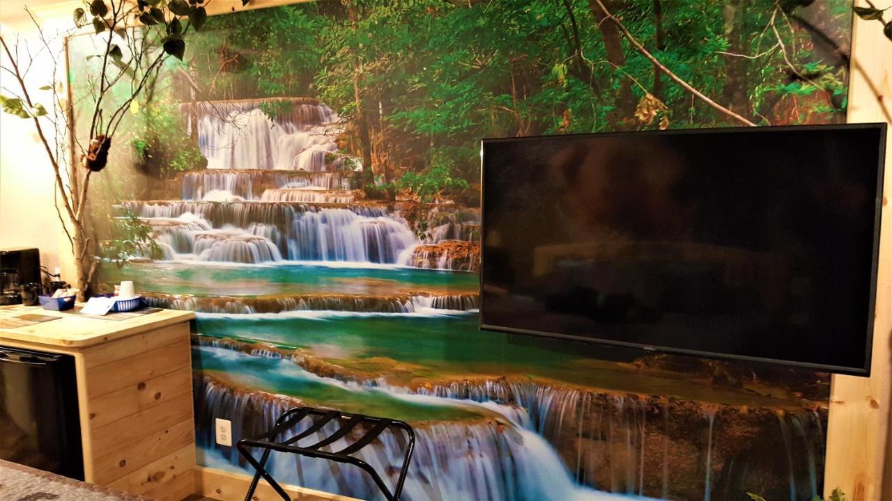 Bear Cove Inn Saint Ignace Ngoại thất bức ảnh