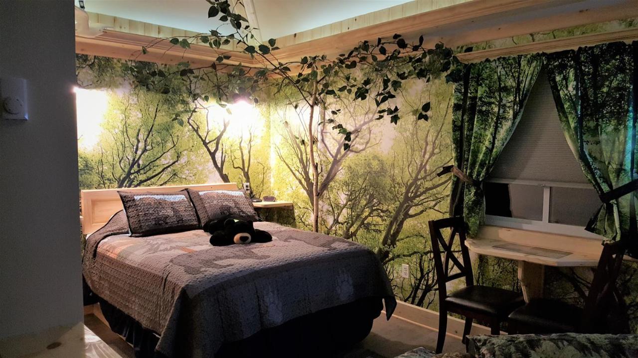 Bear Cove Inn Saint Ignace Ngoại thất bức ảnh
