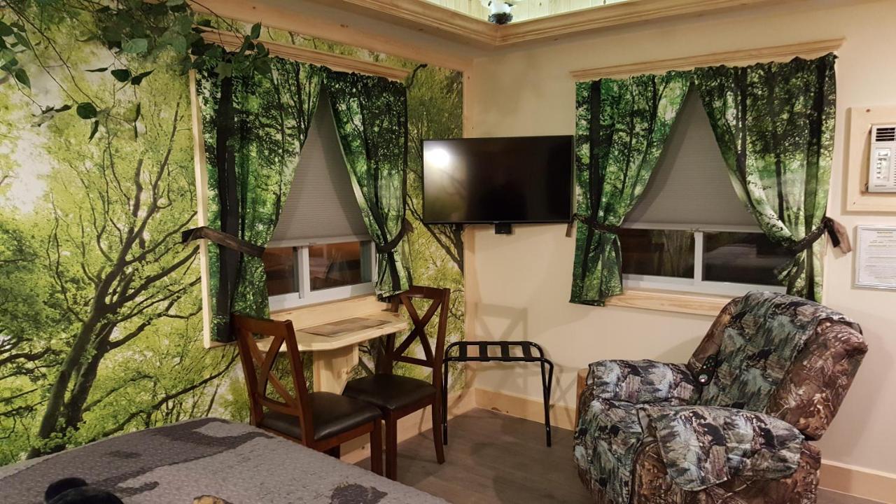 Bear Cove Inn Saint Ignace Ngoại thất bức ảnh